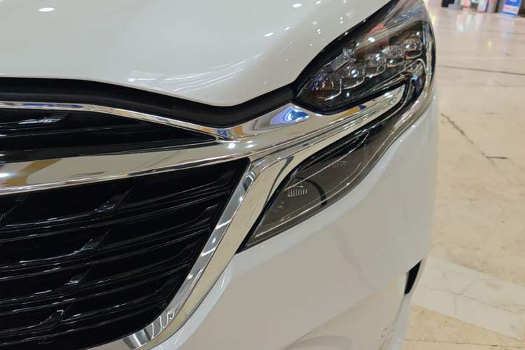 Used Buick GL8 2022 ES Landtrek 653T Luxury Edition Left Front Headlight