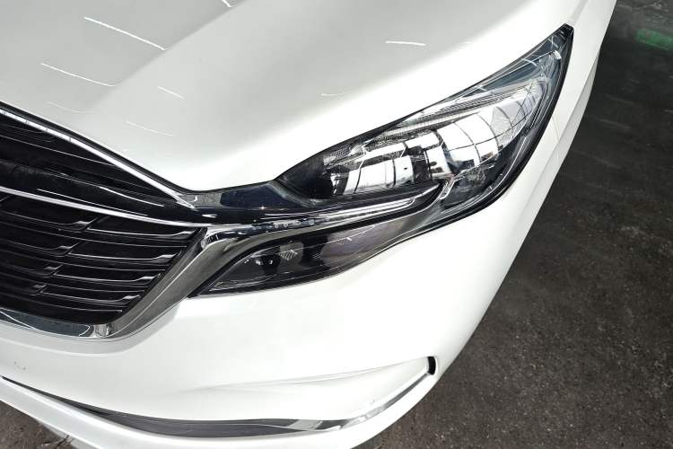 Used Buick GL8 2022 ES Landtrek 653T Luxury Edition Left Front Headlight