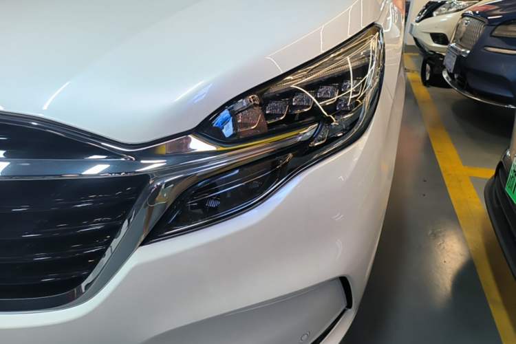 Used Buick GL8 2022 ES Landtrek 653T Luxury Edition Left Front Headlight