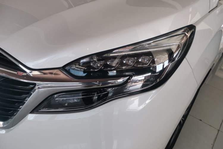 Used Buick GL8 2022 ES Landtrek 653T Flagship Model Left Front Headlight