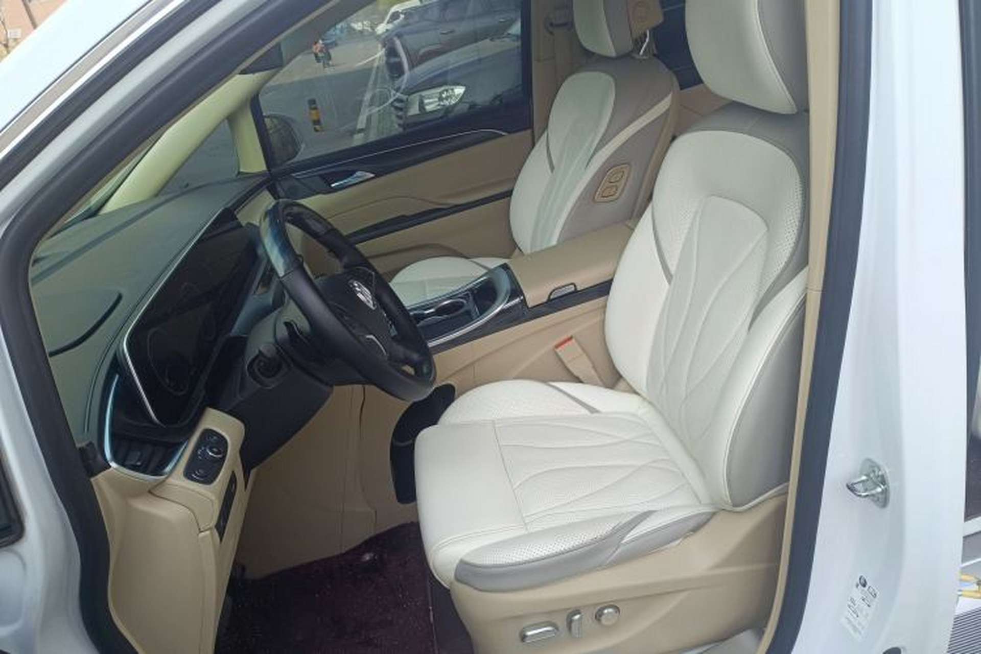 Used Buick GL8 2022 ES Landtrek 653T Luxury Edition Left Front Seat