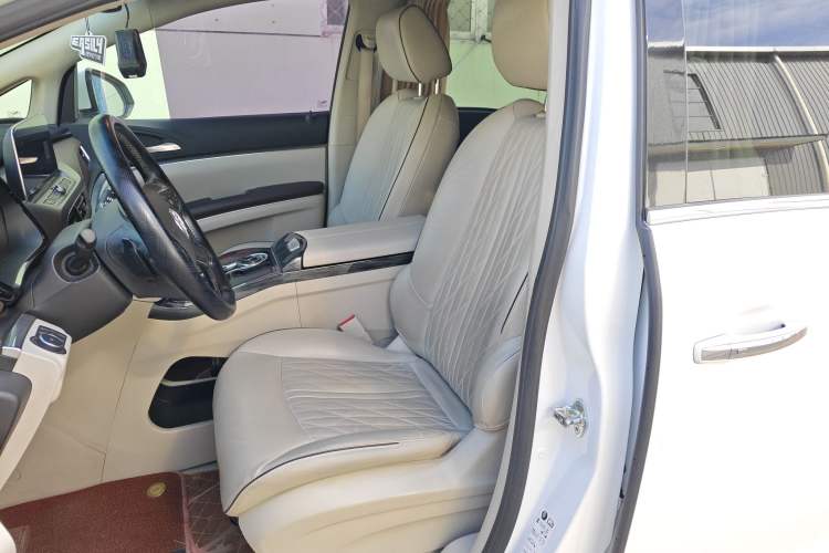 Used Buick GL8 2022 Land Business Class 652T Luxury Model Left Front Seat