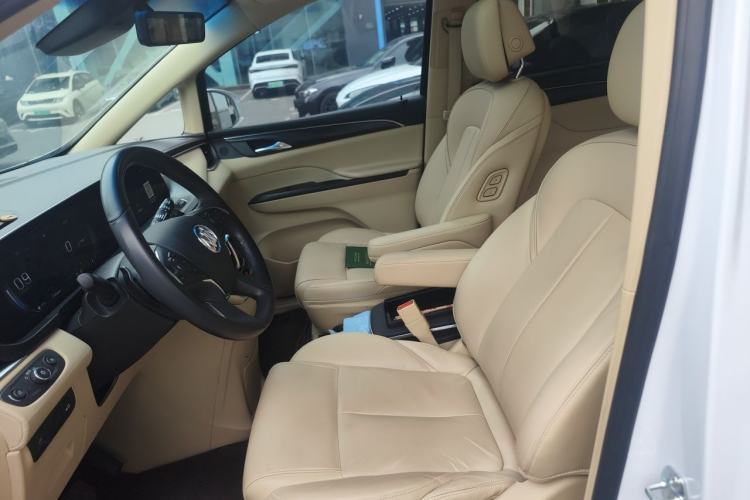 Used Buick GL8 2022 ES Landtrek 653T Luxury Edition Left Front Seat