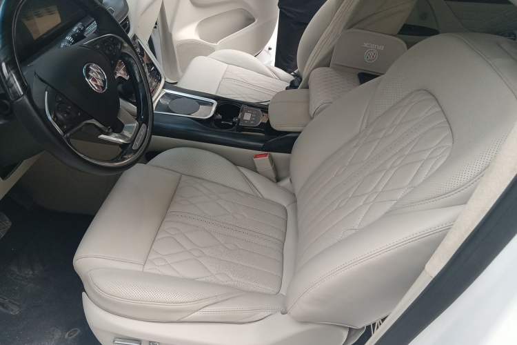 Used Buick GL8 2022 ES Landtrek 653T Luxury Edition Left Front Seat