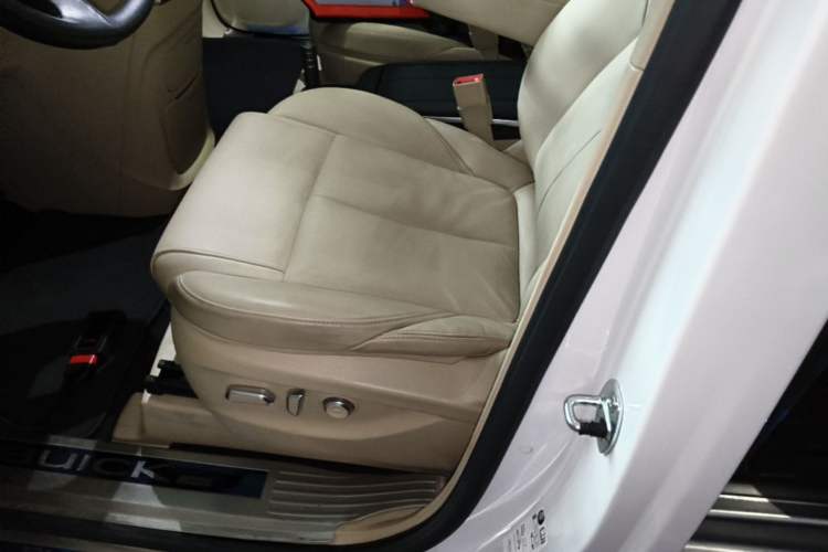 Used Buick GL8 2022 ES Landtrek 653T Luxury Edition Left Front Seat