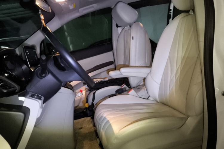 Used Buick GL8 2022 Land Business Class 652T Luxury Model Left Front Seat