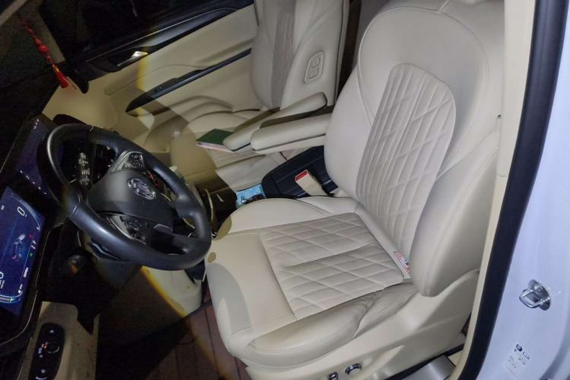Used Buick GL8 2022 ES Land Cruiser 653T Luxury Model Left Front Seat