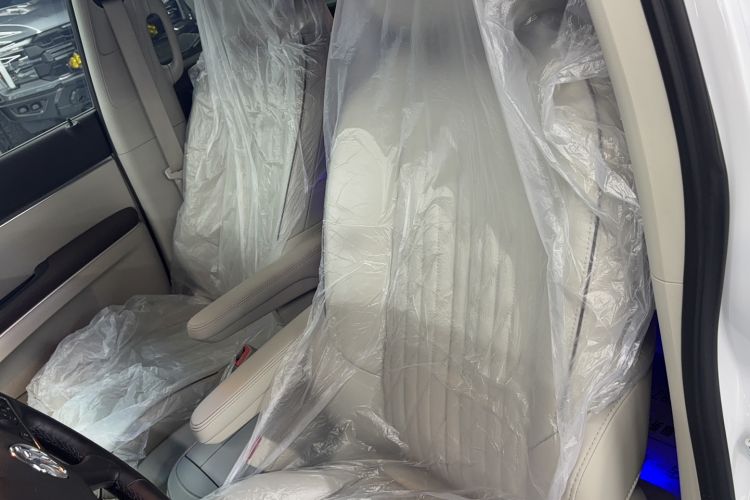 Used Buick GL8 2022 Land Business Class 652T Luxury Model Left Front Seat