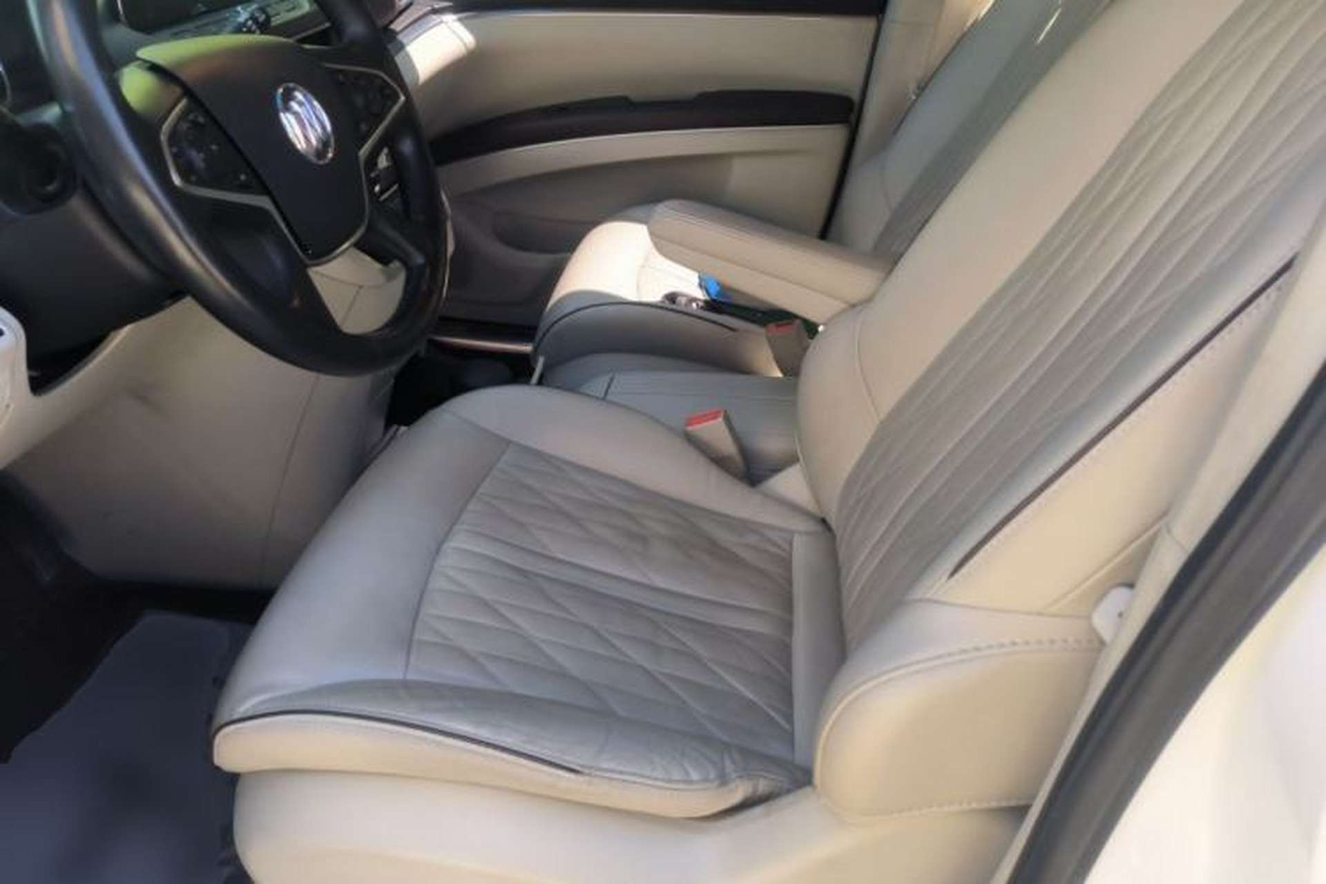 Used Buick GL8 2022 Land Business Class 652T Luxury Model Left Front Seat