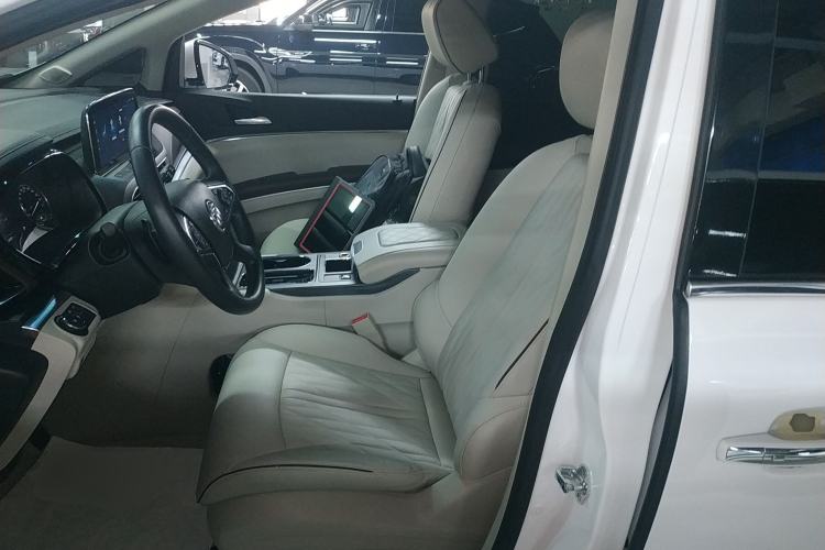 Used Buick GL8 2022 Land Business Class 652T Luxury Model Left Front Seat