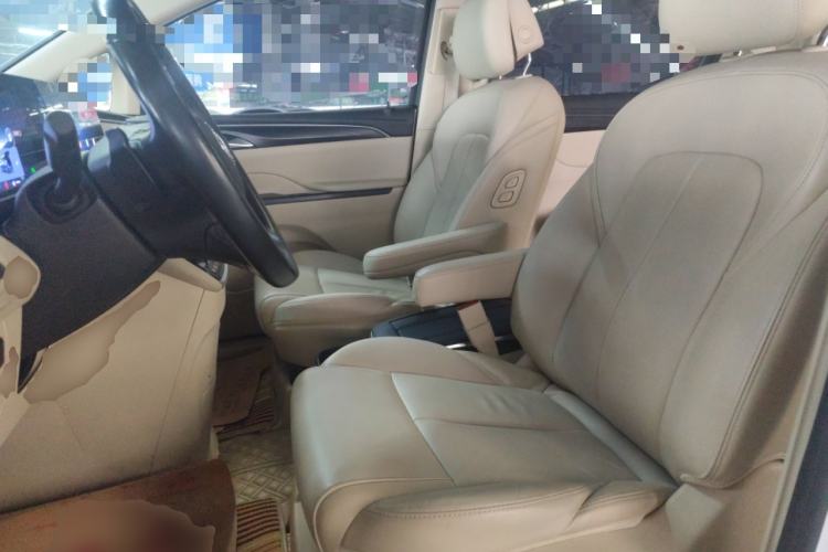Used Buick GL8 2022 ES Landtrek 653T Luxury Edition Left Front Seat