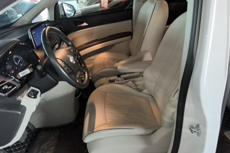 Used Buick GL8 2022 Land Executive Class 652T Prestige Model Left Front Seat