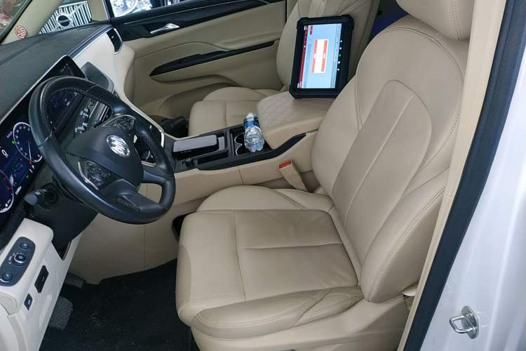Used Buick GL8 2022 ES Landtrek 653T Luxury Edition Left Front Seat