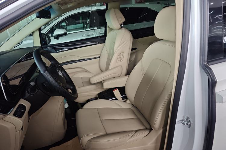 Used Buick GL8 2022 ES Landtrek 653T Luxury Edition Left Front Seat