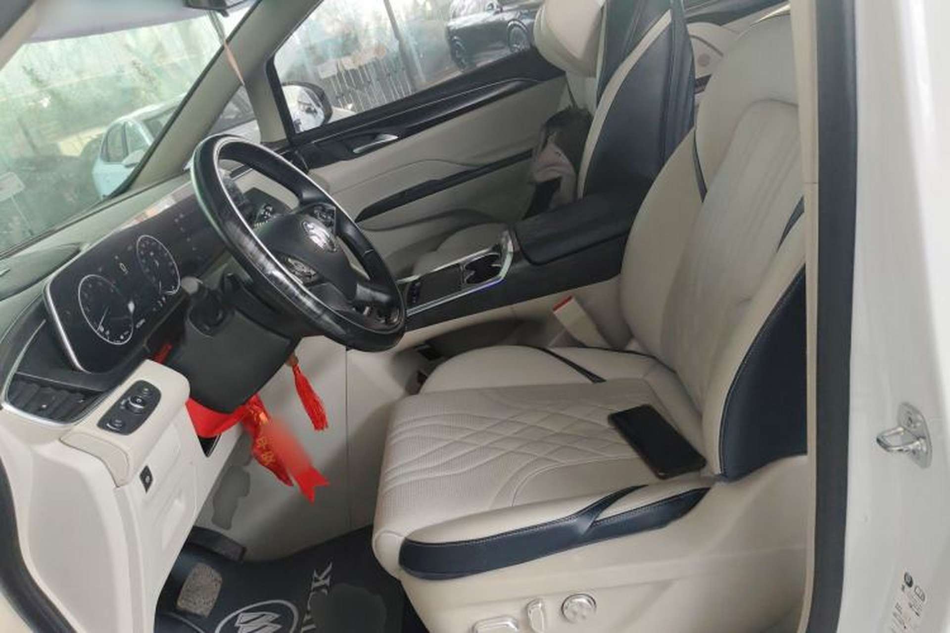 Used Buick GL8 2022 ES Landtrek 653T Comfort Edition Left Front Seat
