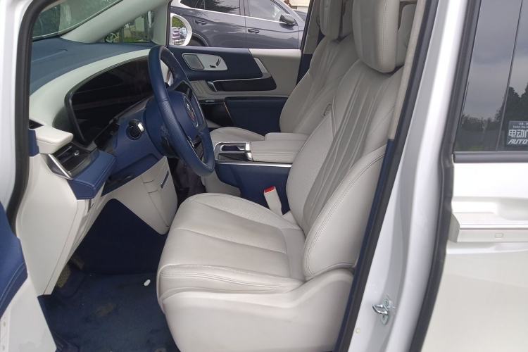 Used Buick GL8 2022 Facelift Avenir Aivia Six-Seat Deluxe Edition Left Front Seat