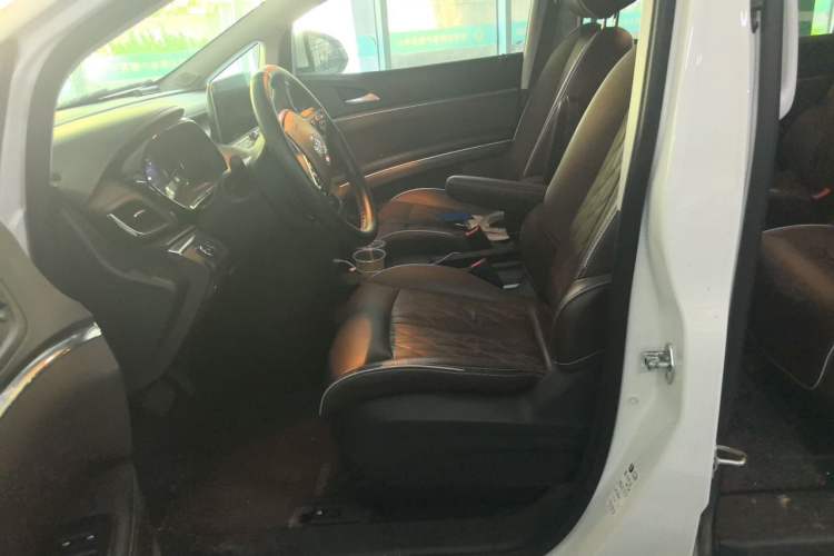 Used Buick GL8 2022 Land Business Class 652T Luxury Model Left Front Seat