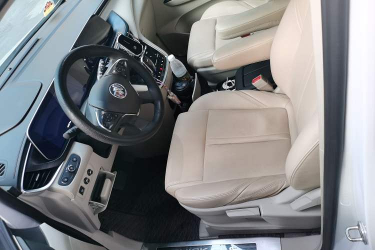 Used Buick GL8 2022 ES Landtrek 653T Comfort Edition Left Front Seat