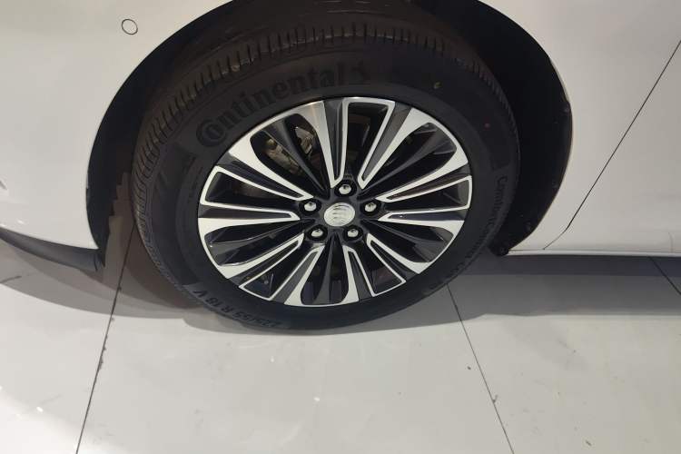 Used Buick GL8 2022 ES Land Cruiser 653T Luxury Model Left Front Wheel Hub