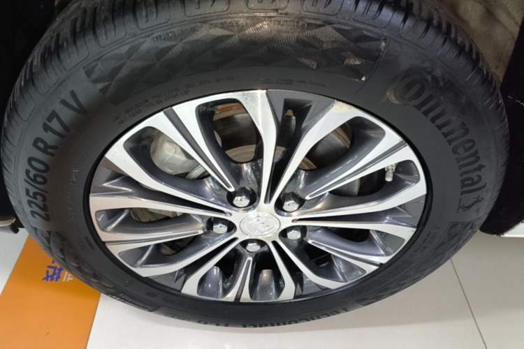 Used Buick GL8 2022 Land Business Class 652T Luxury Model Left Front Wheel Hub