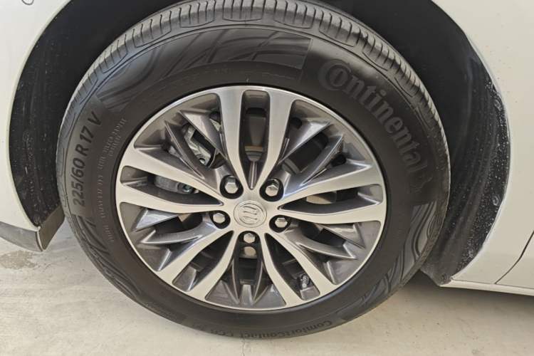 Used Buick GL8 2022 ES Landtrek 653T Luxury Edition Left Front Wheel Hub