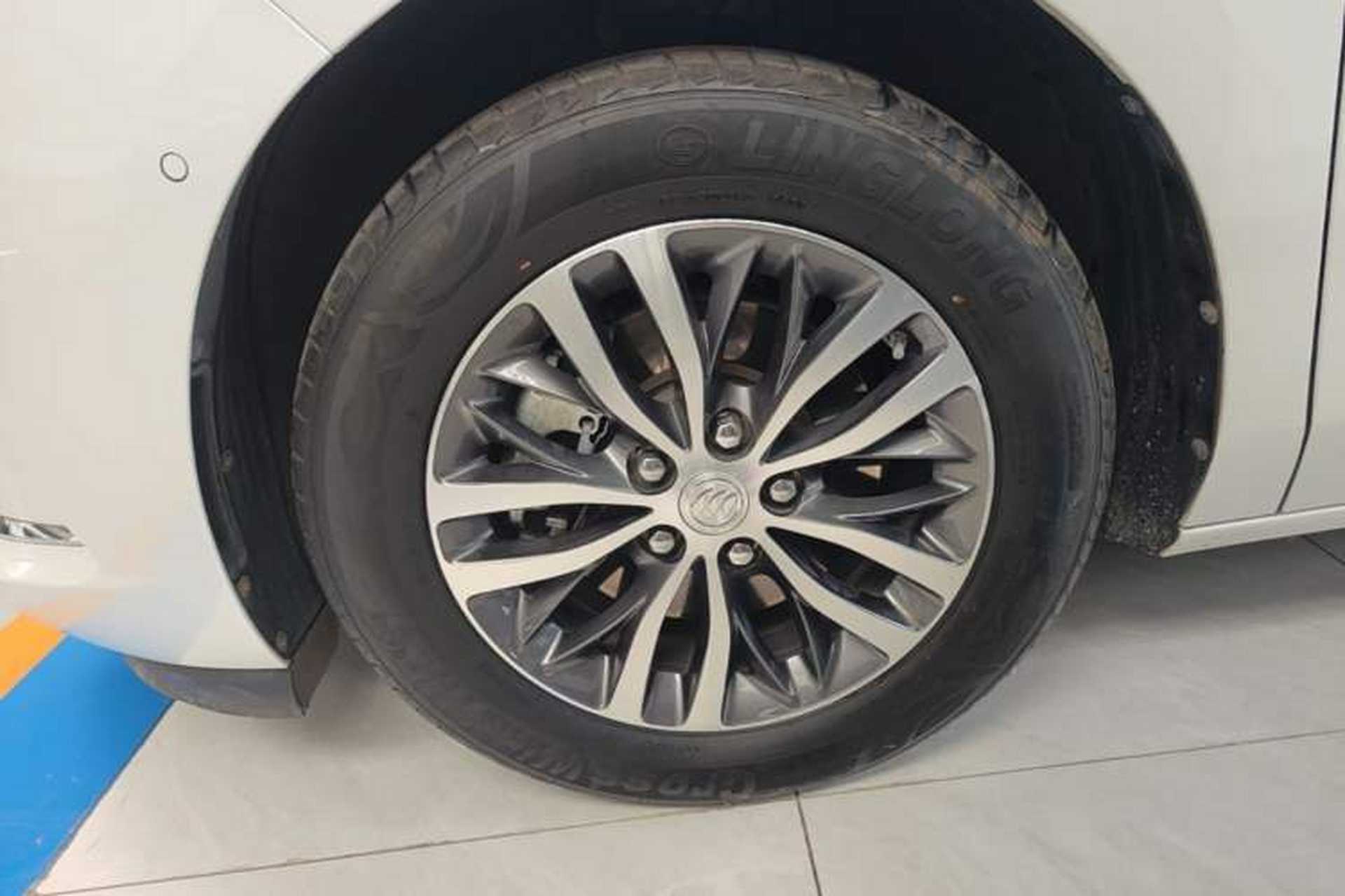 Used Buick GL8 2022 ES Landtrek 653T Luxury Edition Left Front Wheel Hub