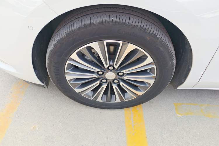 Used Buick GL8 2022 ES Land Cruiser 653T Luxury Model Left Front Wheel Hub