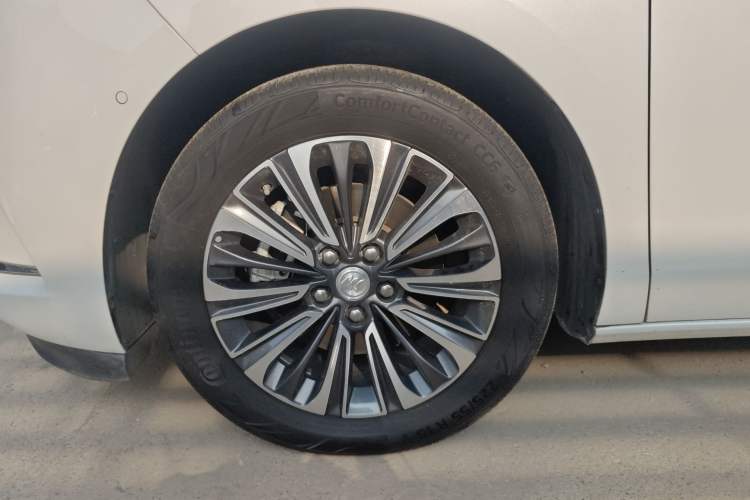 Used Buick GL8 2022 ES Land Cruiser 653T Luxury Model Left Front Wheel Hub