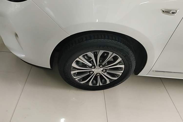Used Buick GL8 2022 Land Business Class 652T Luxury Model Left Front Wheel Hub