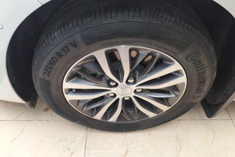 Used Buick GL8 2022 ES Landtrek 653T Luxury Edition Left Front Wheel Hub