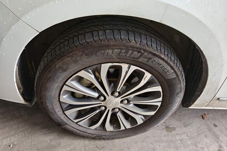 Used Buick GL8 2022 Land Business Class 652T Luxury Model Left Front Wheel Hub