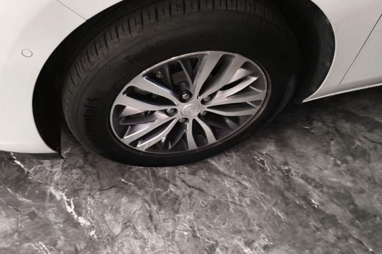 Used Buick GL8 2022 ES Landtrek 653T Luxury Edition Left Front Wheel Hub