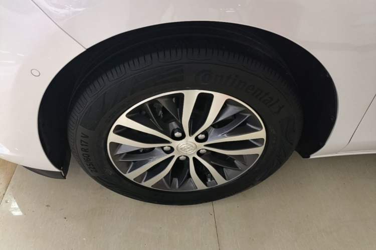 Used Buick GL8 2022 ES Landtrek 653T Luxury Edition Left Front Wheel Hub