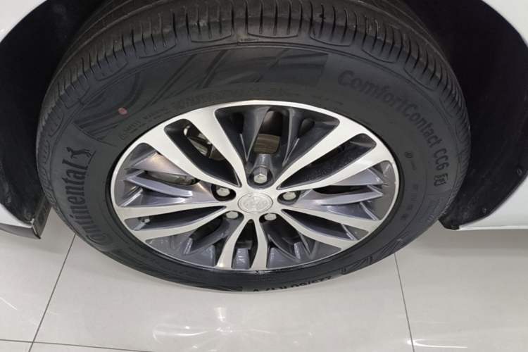 Used Buick GL8 2022 ES Landtrek 653T Luxury Edition Left Front Wheel Hub