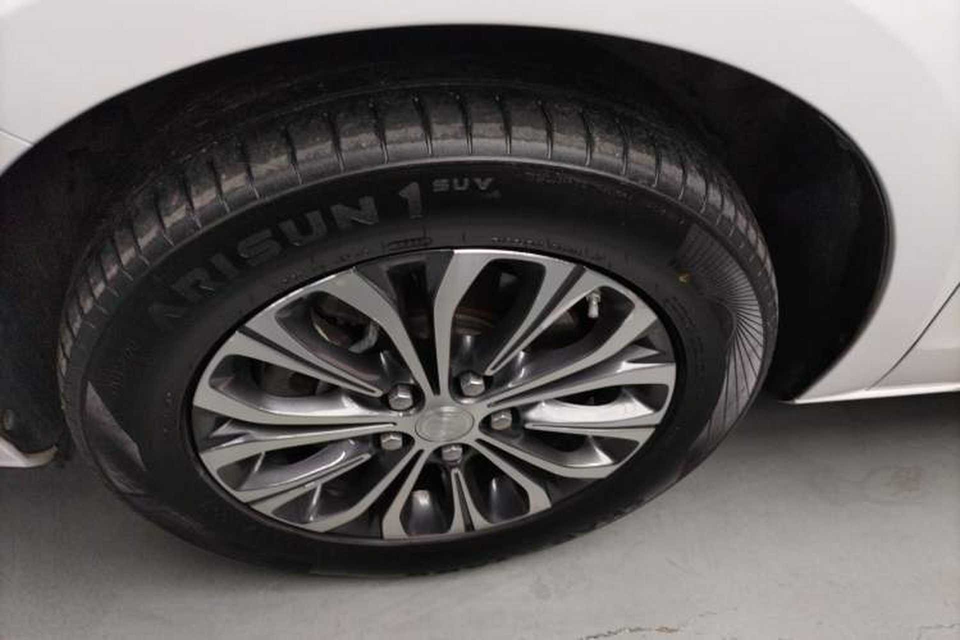 Used Buick GL8 2022 Land Cruiser Executive Class 652T Comfort Model Left Front Wheel Hub