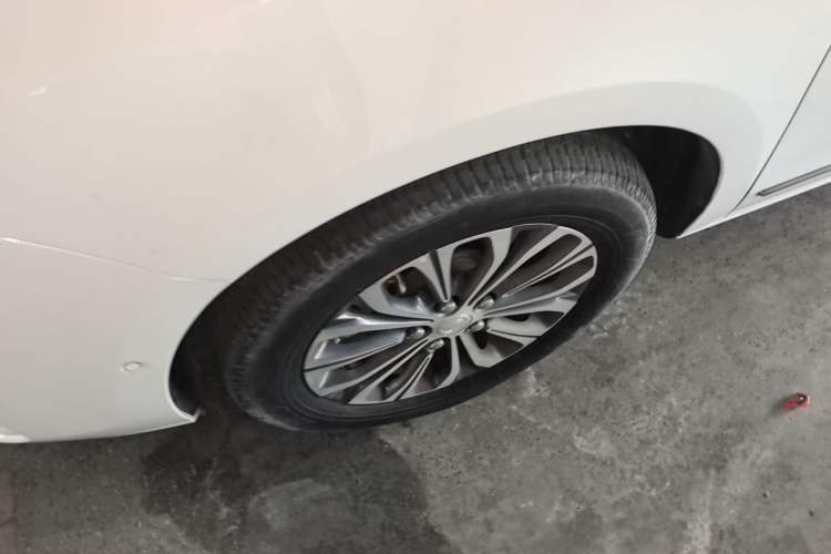 Used Buick GL8 2022 Land Executive Class 652T Prestige Model Left Front Wheel Hub
