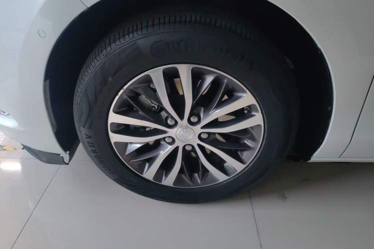 Used Buick GL8 2022 ES Landtrek 653T Luxury Edition Left Front Wheel Hub