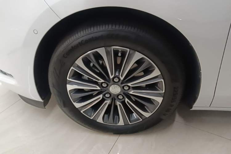 Used Buick GL8 2022 ES Land Cruiser 653T Luxury Model Left Front Wheel Hub