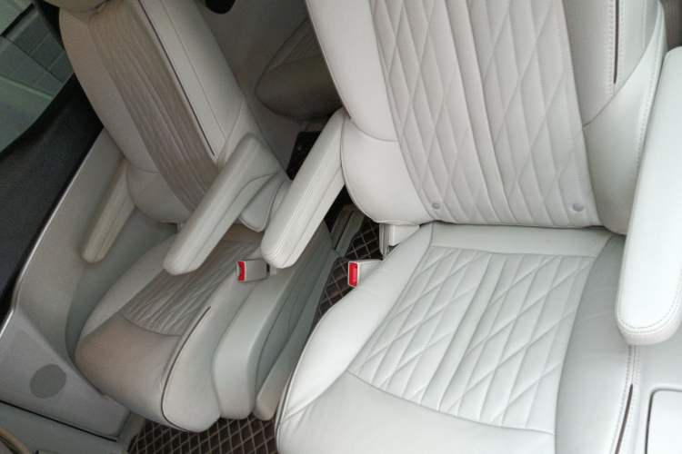 Used Buick GL8 2022 Land Business Class 652T Luxury Model Left Rear Seat