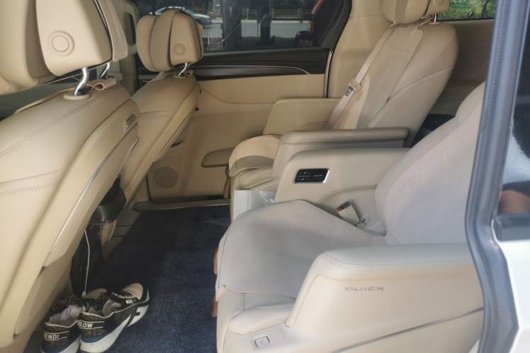 Used Buick GL8 2022 ES Land Cruiser 653T Luxury Model Left Rear Seat