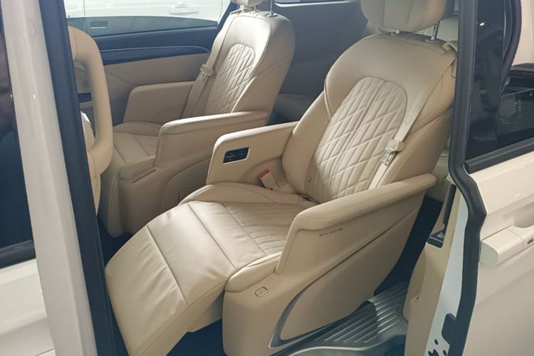 Used Buick GL8 2022 ES Landtrek 653T Luxury Edition Left Rear Seat
