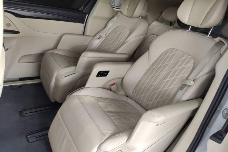 Used Buick GL8 2022 ES Landtrek 653T Comfort Edition Left Rear Seat
