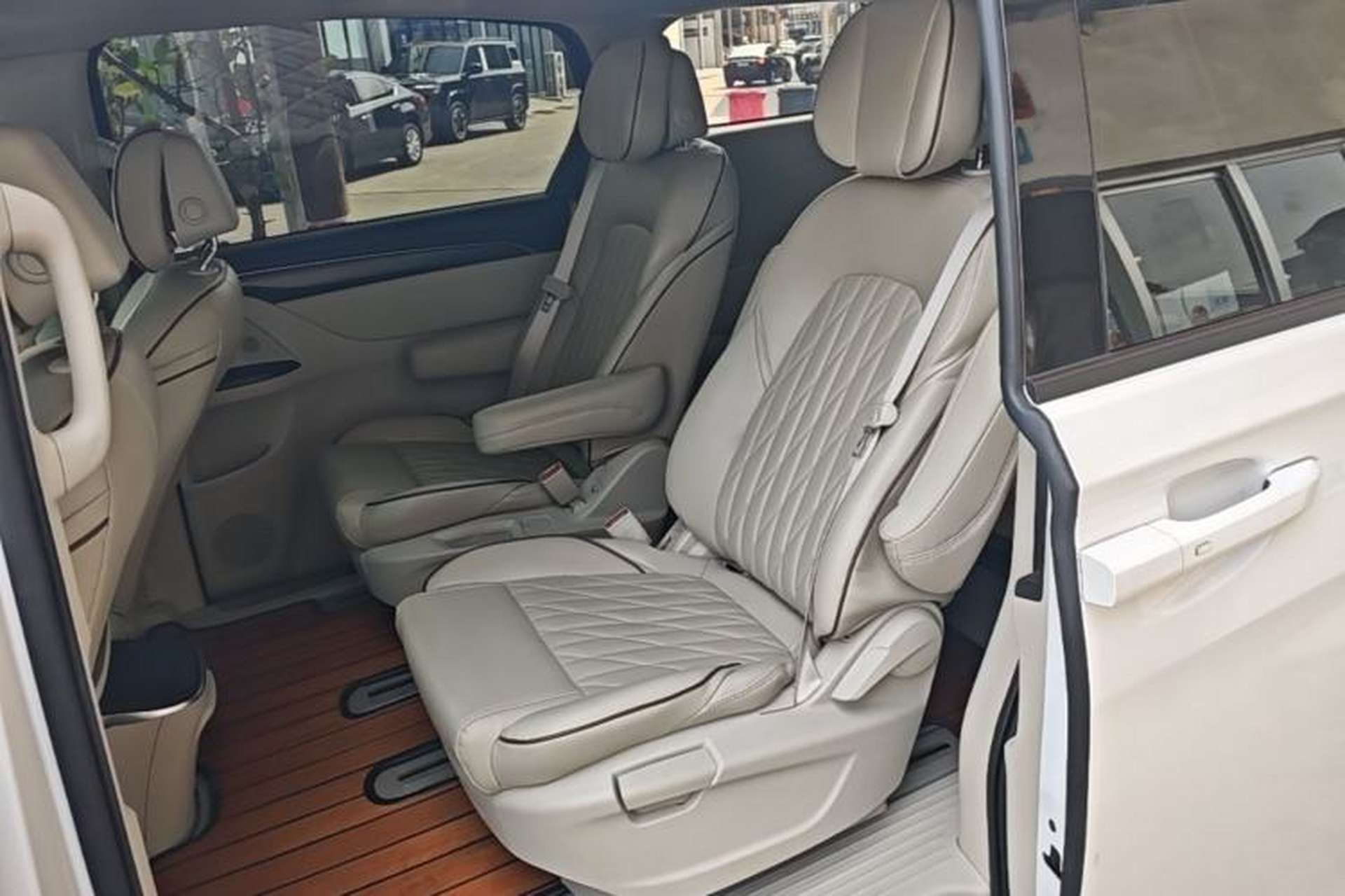 Used Buick GL8 2022 ES Landtrek 653T Comfort Edition Left Rear Seat