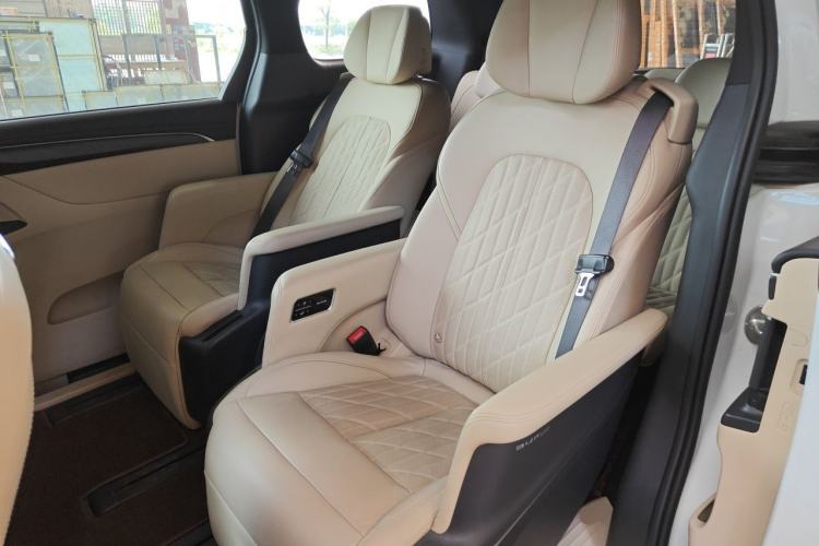Used Buick GL8 2022 ES Land Cruiser 653T Luxury Model Left Rear Seat