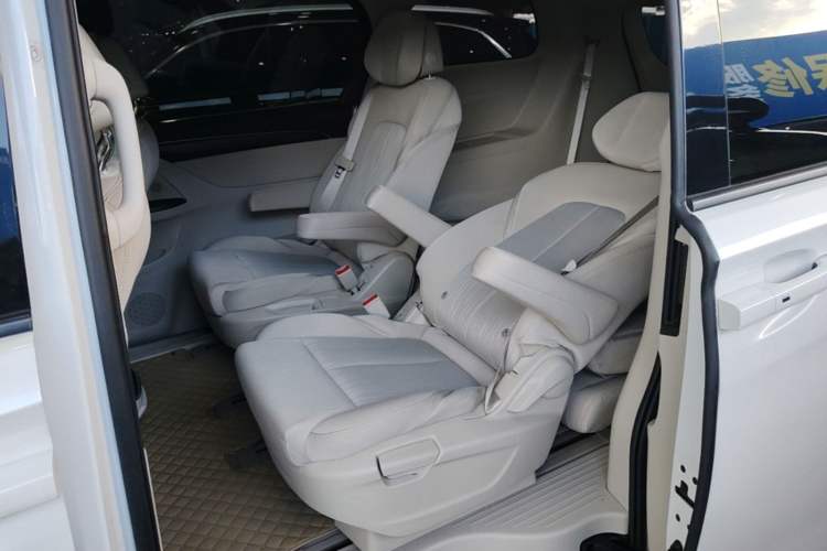 Used Buick GL8 2022 ES Landtrek 653T Comfort Edition Left Rear Seat