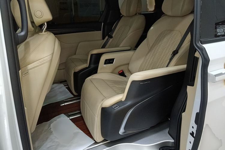 Used Buick GL8 2022 ES Land Cruiser 653T Luxury Model Left Rear Seat