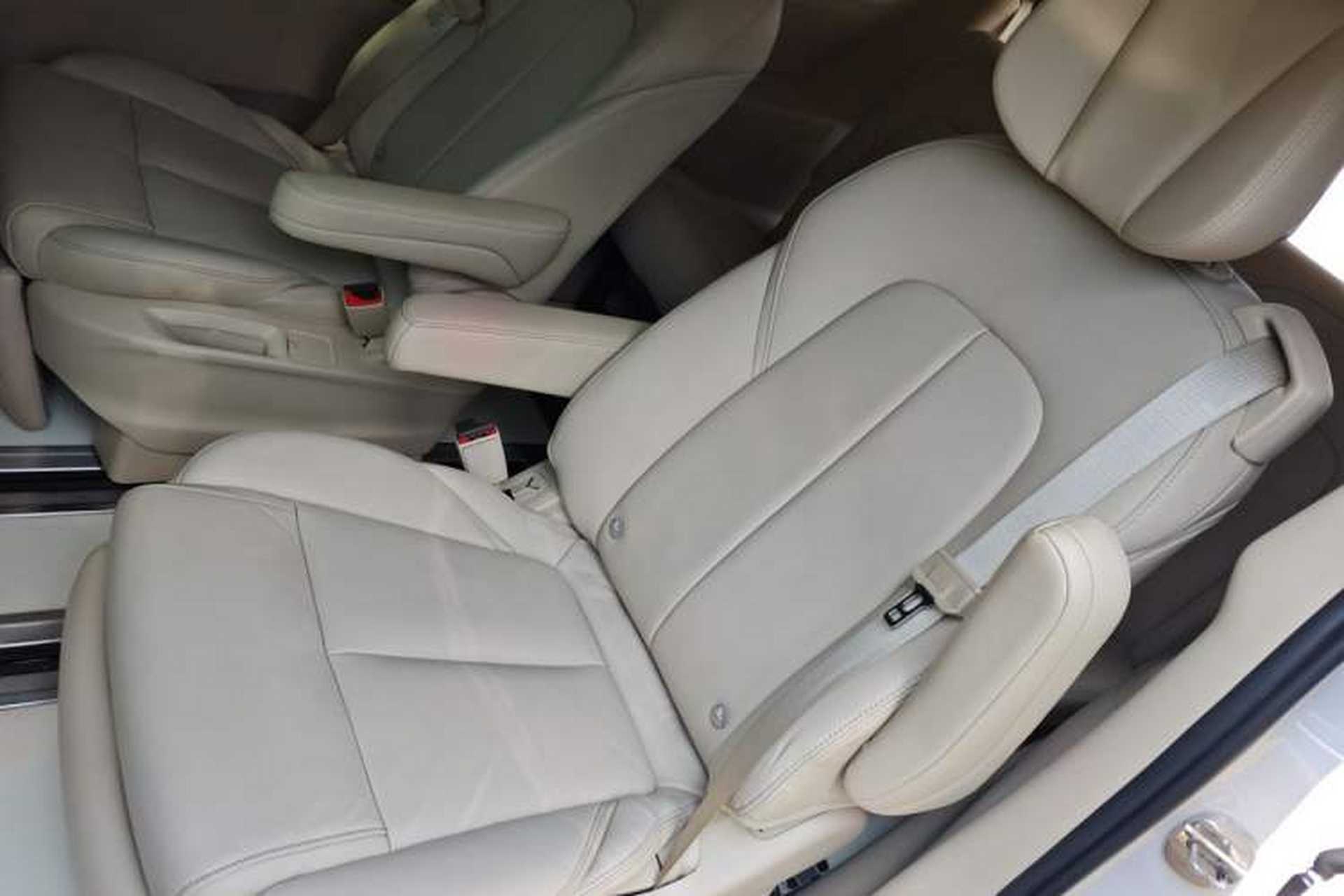 Used Buick GL8 2022 ES Landtrek 653T Luxury Edition Left Rear Seat