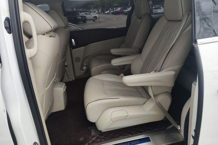 Used Buick GL8 2022 Land Business Class 652T Luxury Model Left Rear Seat