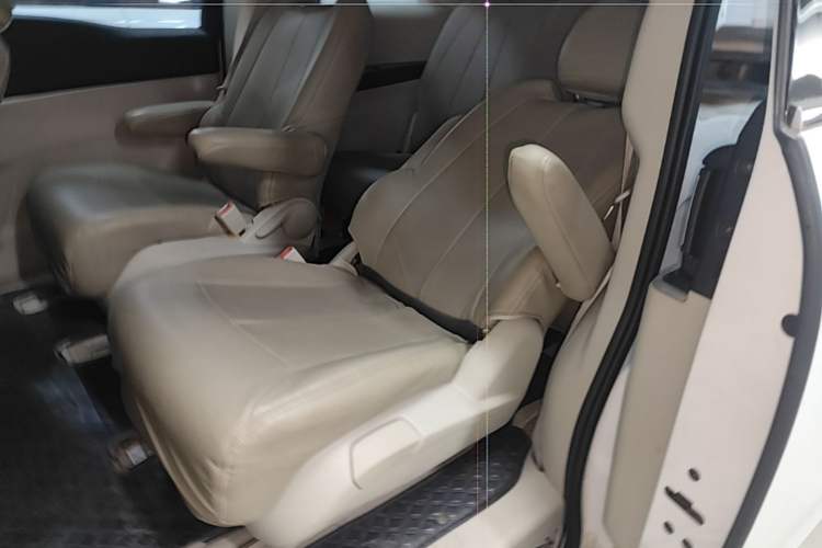 Used Buick GL8 2022 Land Cruiser Executive Class 652T Comfort Model Left Rear Seat
