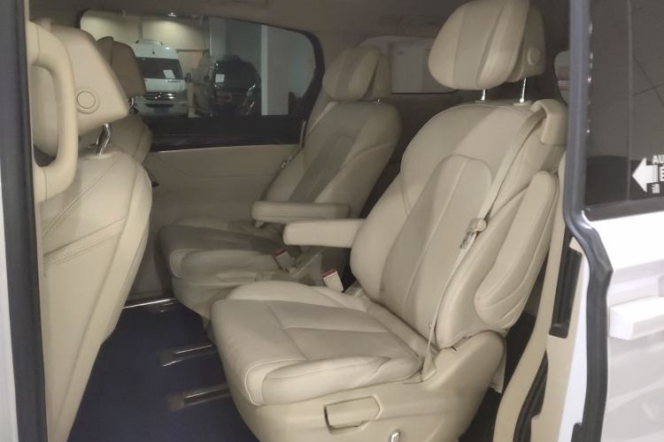 Used Buick GL8 2022 ES Landtrek 653T Luxury Edition Left Rear Seat